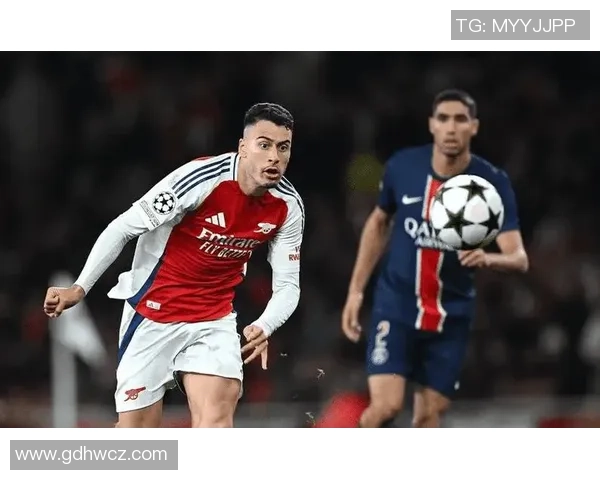 曼努埃尔·诺伊尔宣称尤里安·廷贝尔在欧冠抵触中阿森纳进球前推了他